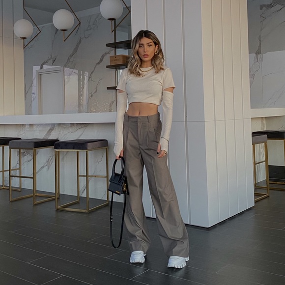 STORETS CUT OUT TOP WITH THUMB OPENINGS - Picture 11 of 11